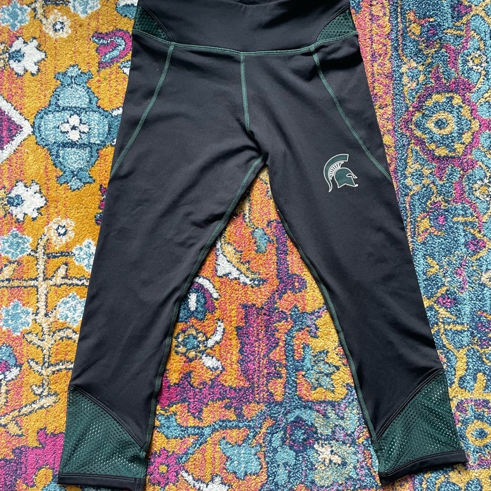 Michigan State University cropped leggings in a size XS